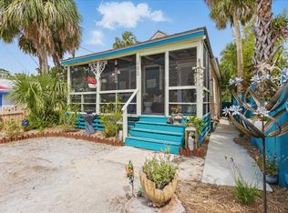 681 6th St, Cedar Key, FL 32625
