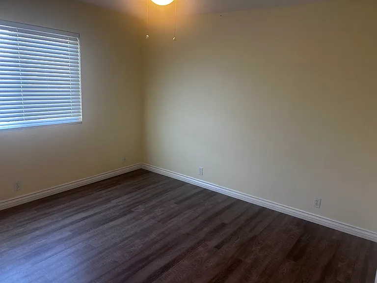 4948 Brighton Ave — Photo 33