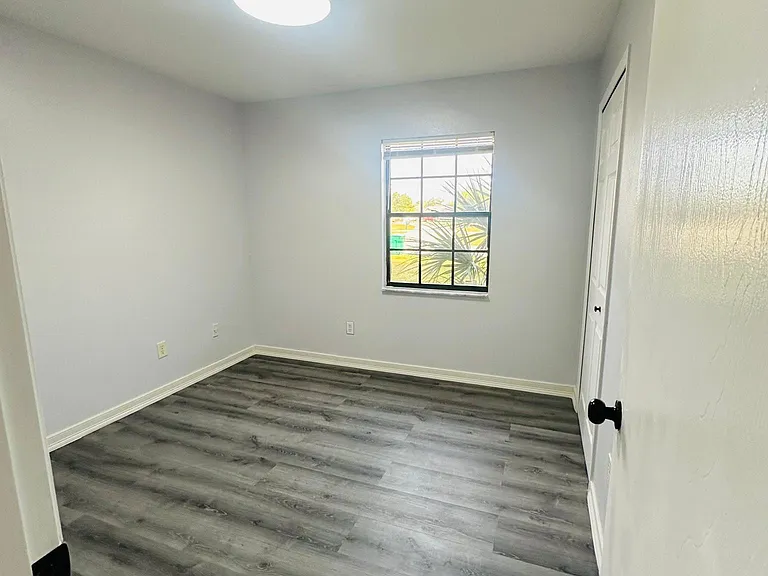 648 Pyramid Ave — Photo 26