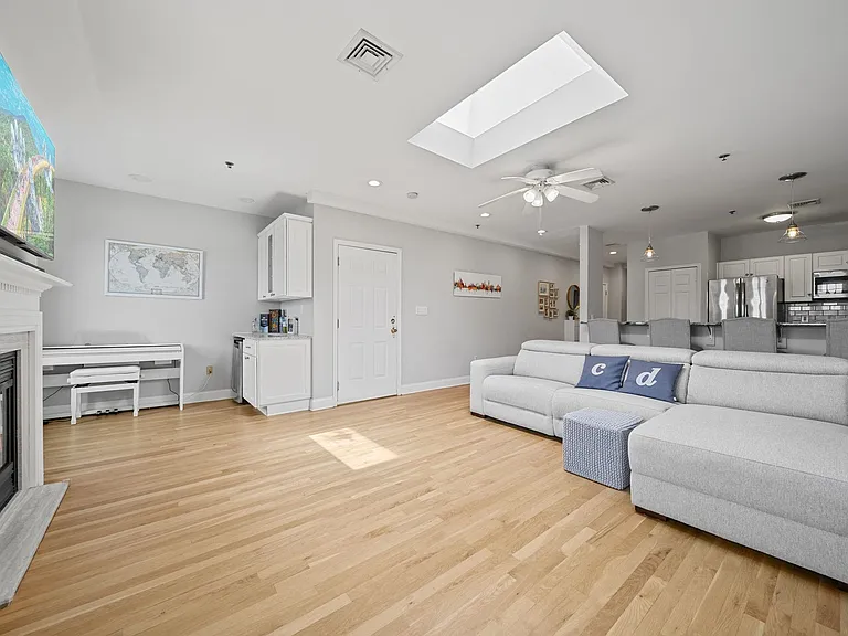79 Grand St #4B — Photo 6