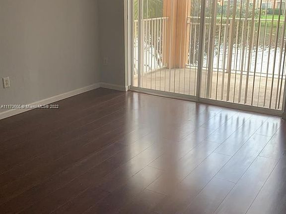 2nd image of 121 SW Palm Dr APT 204