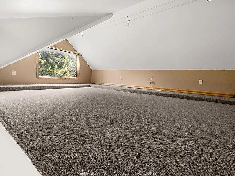 803 Monmouth Rd — Photo 21