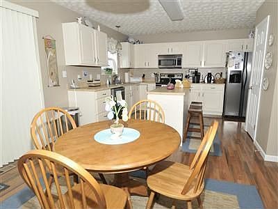 3rd image of 6731 Duryea Ct