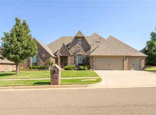 19512 Chestermere Cir, Edmond, OK 73012