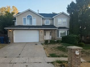 853 E Windemere Ln, South Ogden, UT 84403