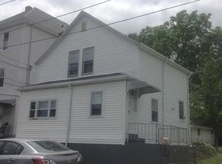 8 Bolton Rd, Dartmouth, MA 02748