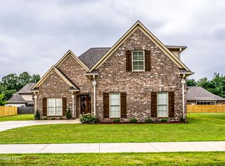 1969 Garrett Dr, Hernando, MS 38632