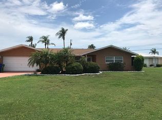 10084 Commodore Dr, Seminole, FL 33776