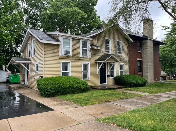 309 Walnut Ave #1, Saint Charles, IL 60174