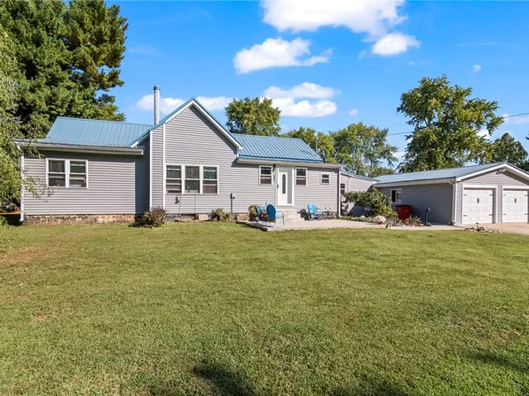 308 W Dayton St, Tower Hill, IL 62571