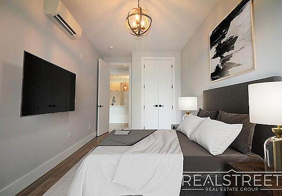 5th image of 1483 Nostrand Ave #2R