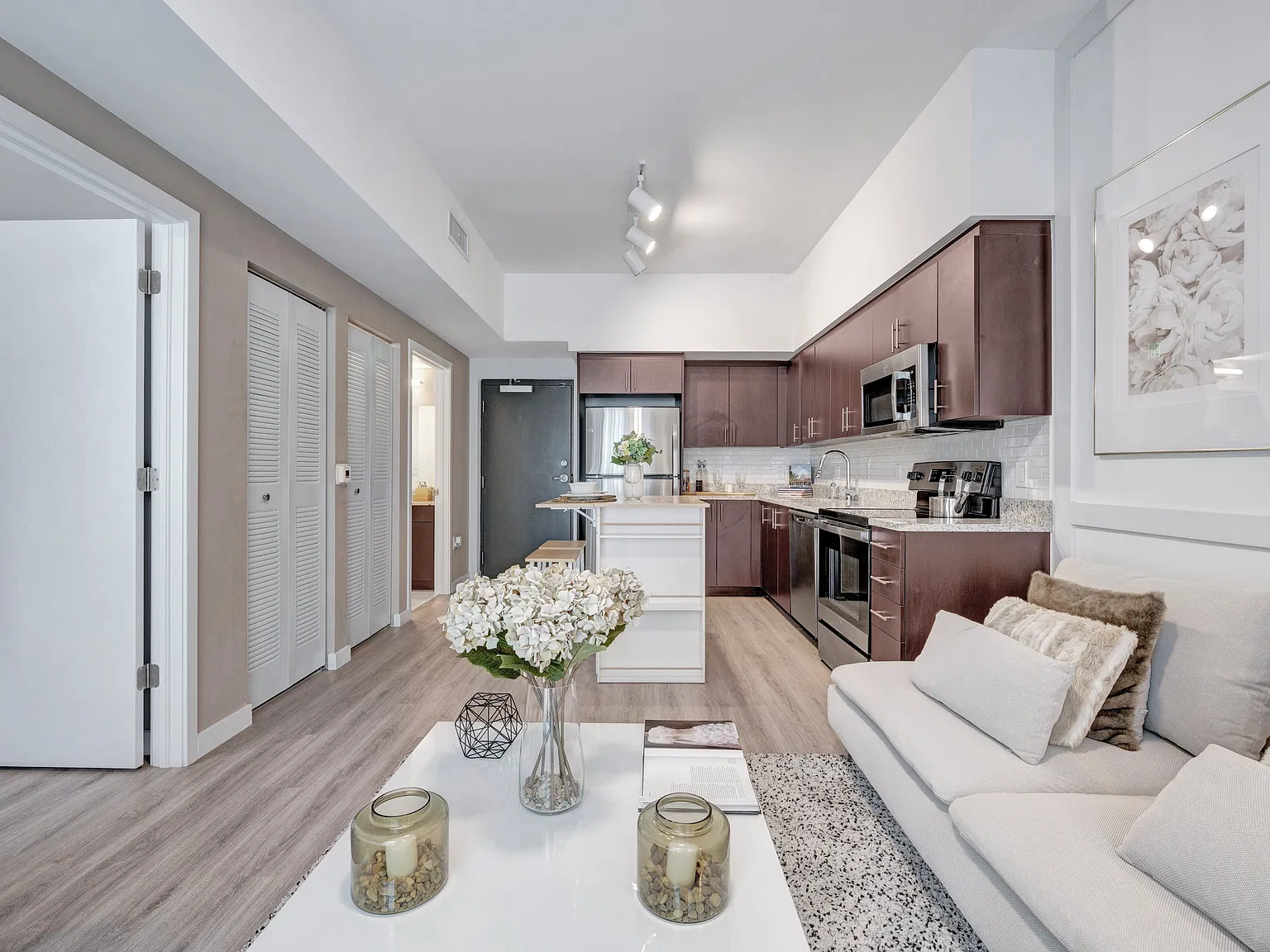 Pine Ridge Apartments — Photo 4