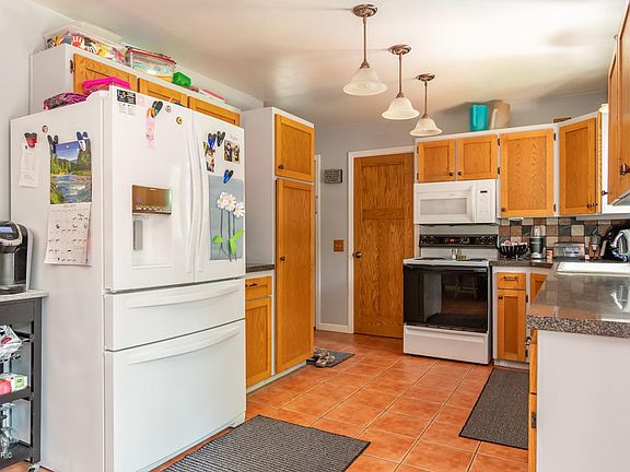 5th image of 31711 Jefferson Ave