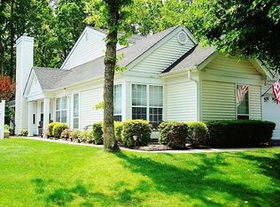 254 Glen Dr, Ridge, NY 11961