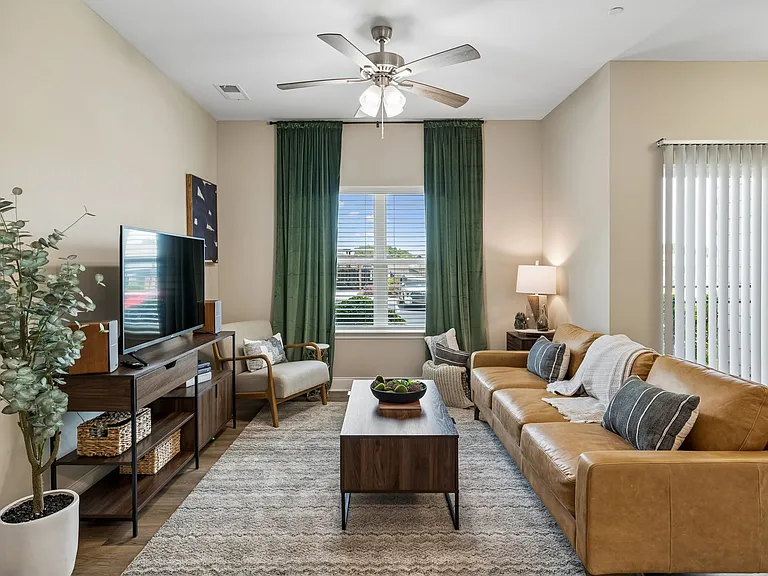 Serene - 2 Bed / 2 Bath - 950 Sq.Ft.