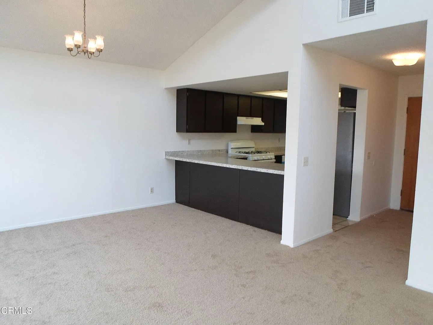 Spacious Penthouse - Forest Properties — Photo 4