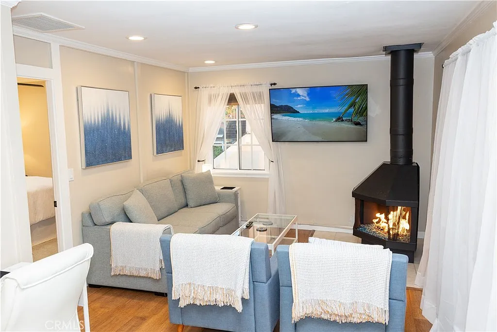 1 bed, 650 sqft, $5,500 — Photo 2