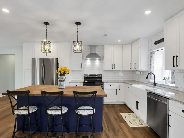 2044 River Rd, Granville, OH 43023