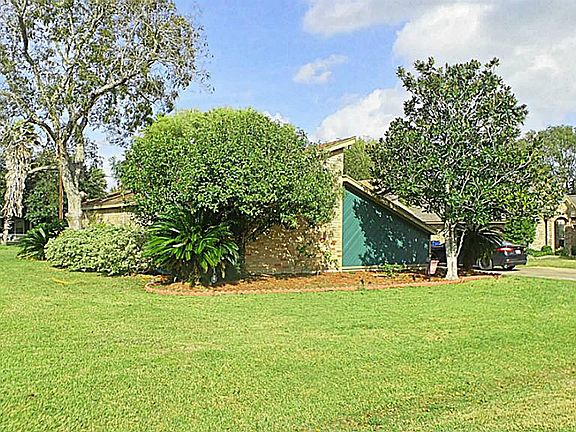 2nd image of 241 Pecan Dr