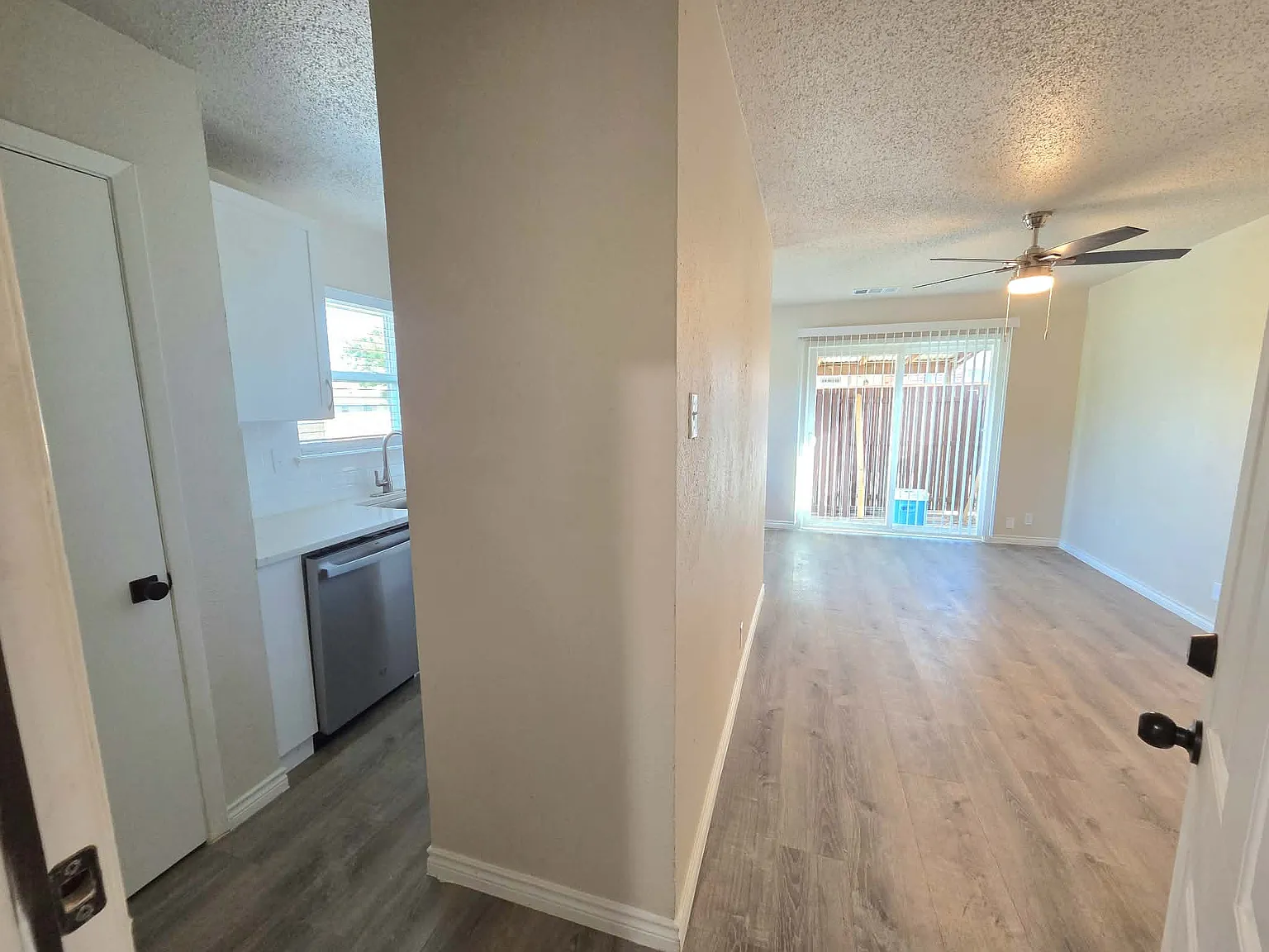 2 bed, 800 sqft, $1,495 — Photo 3
