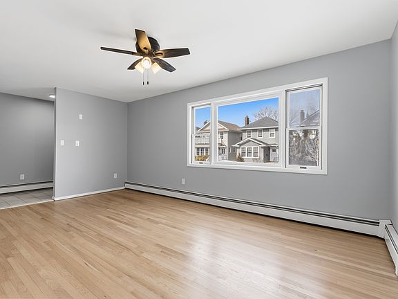 5th image of 360 W Fulton St #1