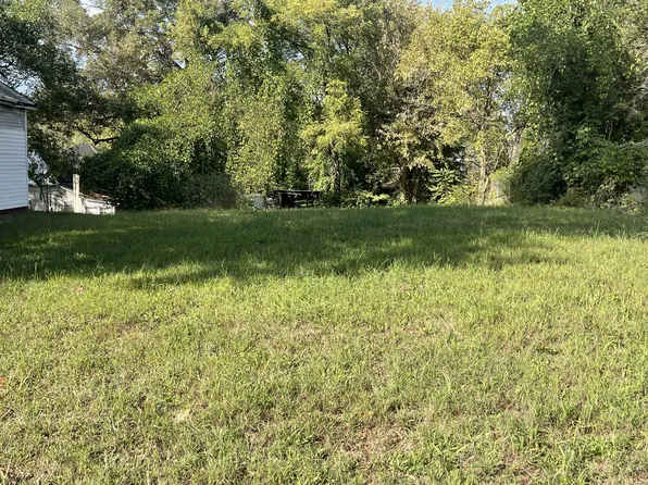 608 Depot St, Paris, TN 38242
