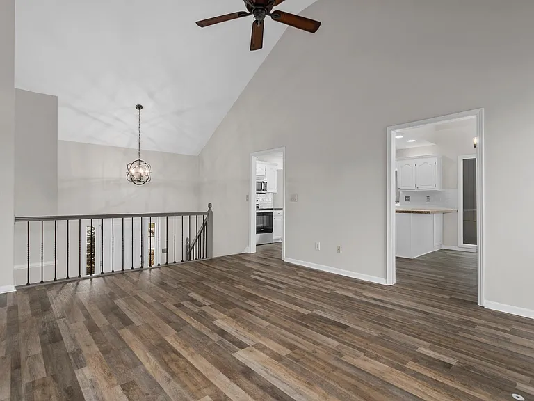 1600 NE Harvest Ln — Photo 7
