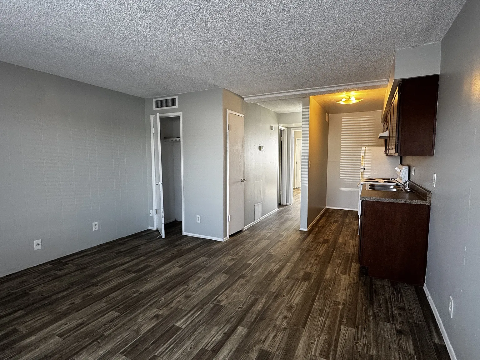 301 West Helen Street - 107 — Photo 2