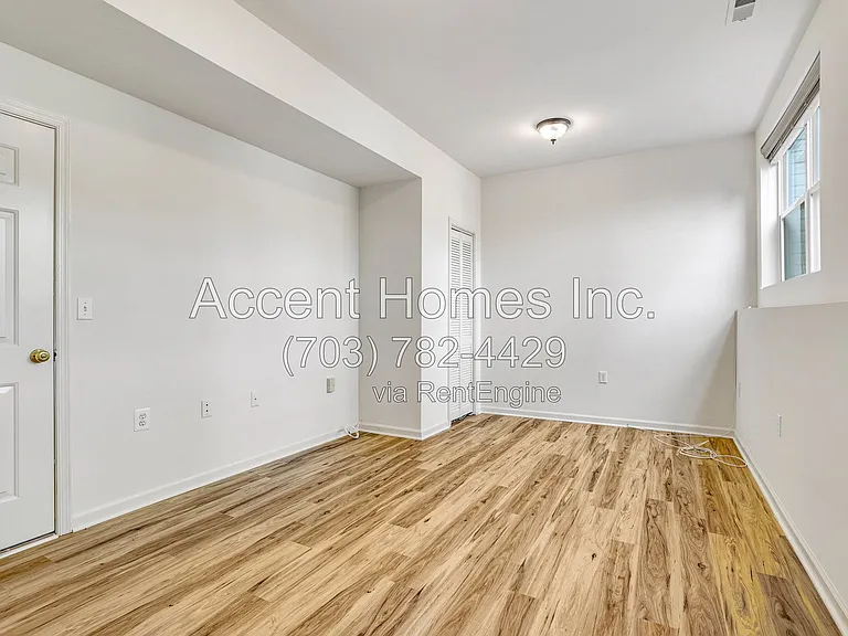 21217 Millwood Sq — Photo 42