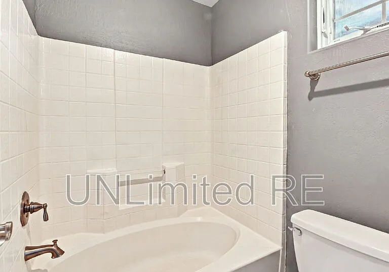 2455 W Silverton Dr — Photo 14