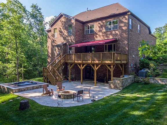 4th image of 1042 Bromley Dr