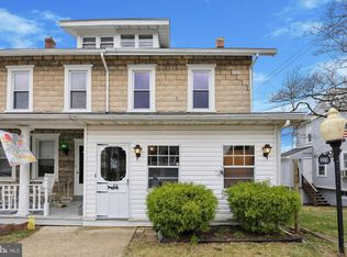 320 Chestnut St, Spring City, PA 19475