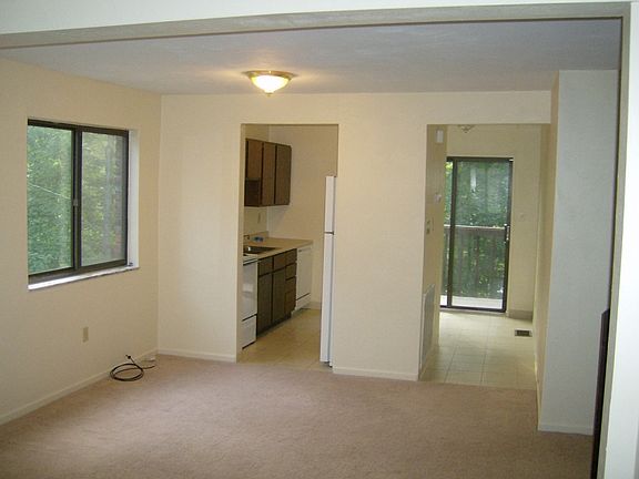 LR to Kitchen