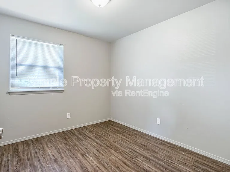 3221 Beechwood Dr — Photo 14