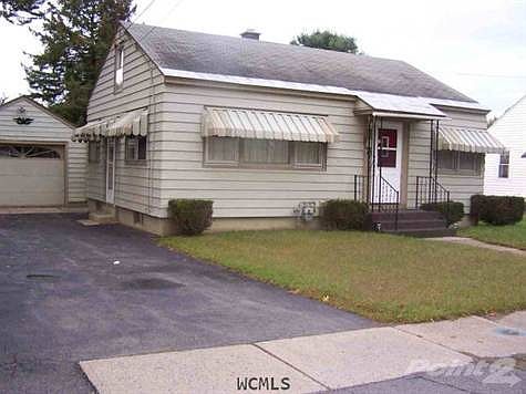 3rd image of 40 La Cross St