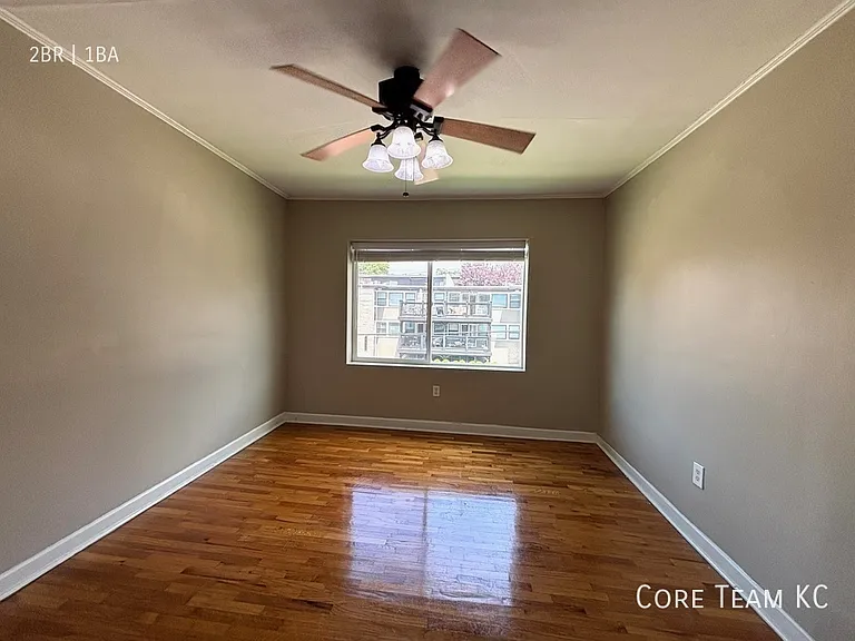 1107 W 45th St #1101-3 — Photo 6
