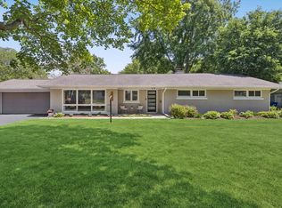 1108 S 6th St, St Charles, IL 60174