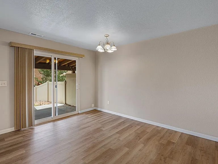 4227 Date St — Photo 6