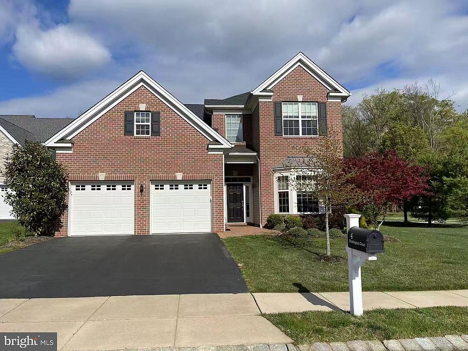 1st image of 4 Huntington Ct