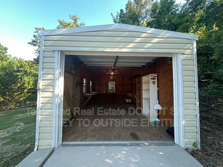 1905 McPherson Ave — Photo 28