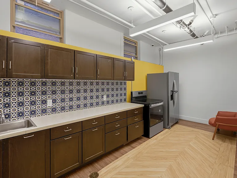 21 S Park St #214 — Photo 6