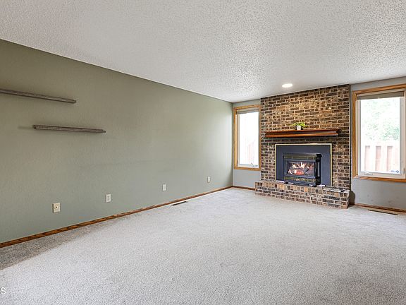 3rd image of 611 11th St E