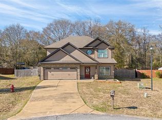 16 Golden Eagle Ct, Fort Mitchell, AL 36856