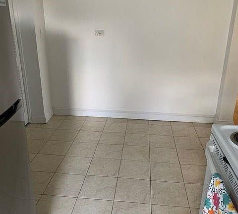 4th image of 833 Summer St #2F