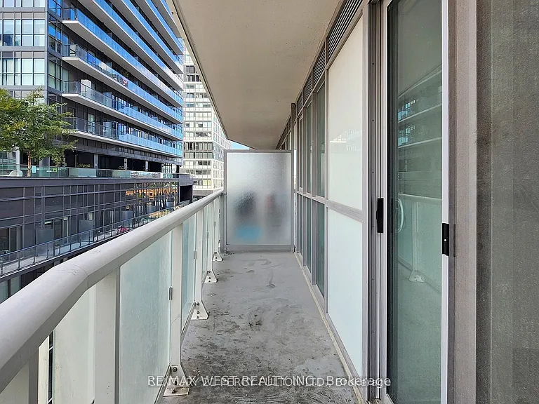 77 Mutual St #708 — Photo 31