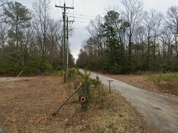 13275 Bull Church Rd, Woodford, VA 22580