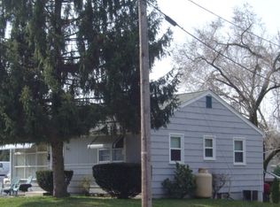 16 W Queen St, Ephrata, PA 17522