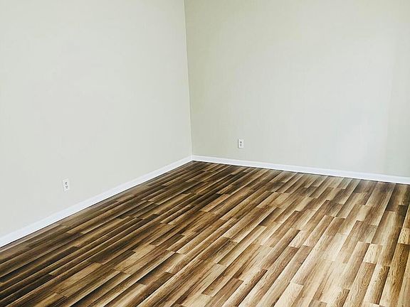 2nd image of 1105 Brownlea Dr #B