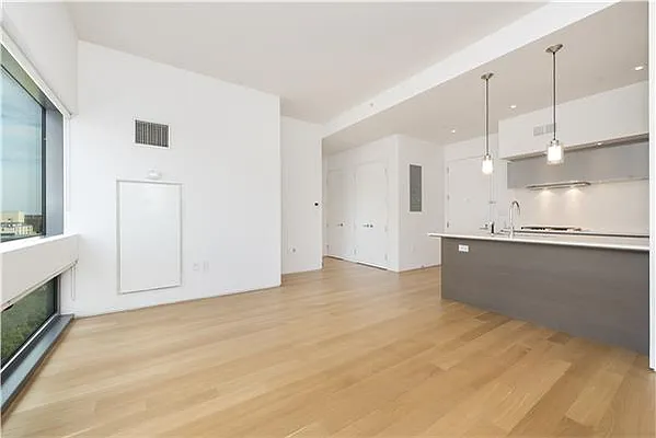 Rented by RELO REDAC INC. | media 15