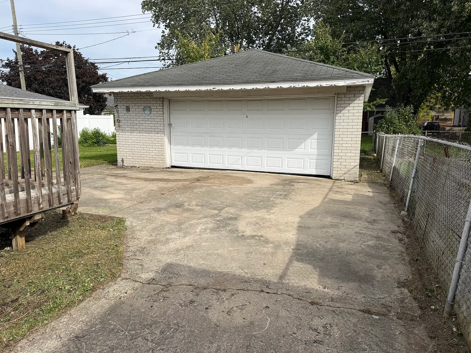 3 bed, 1000 sqft, $1,800 — Photo 2